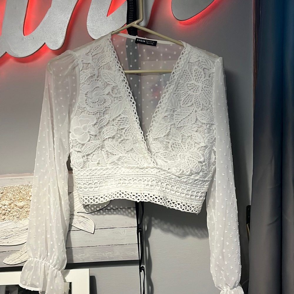 long sleeve crop top size M
